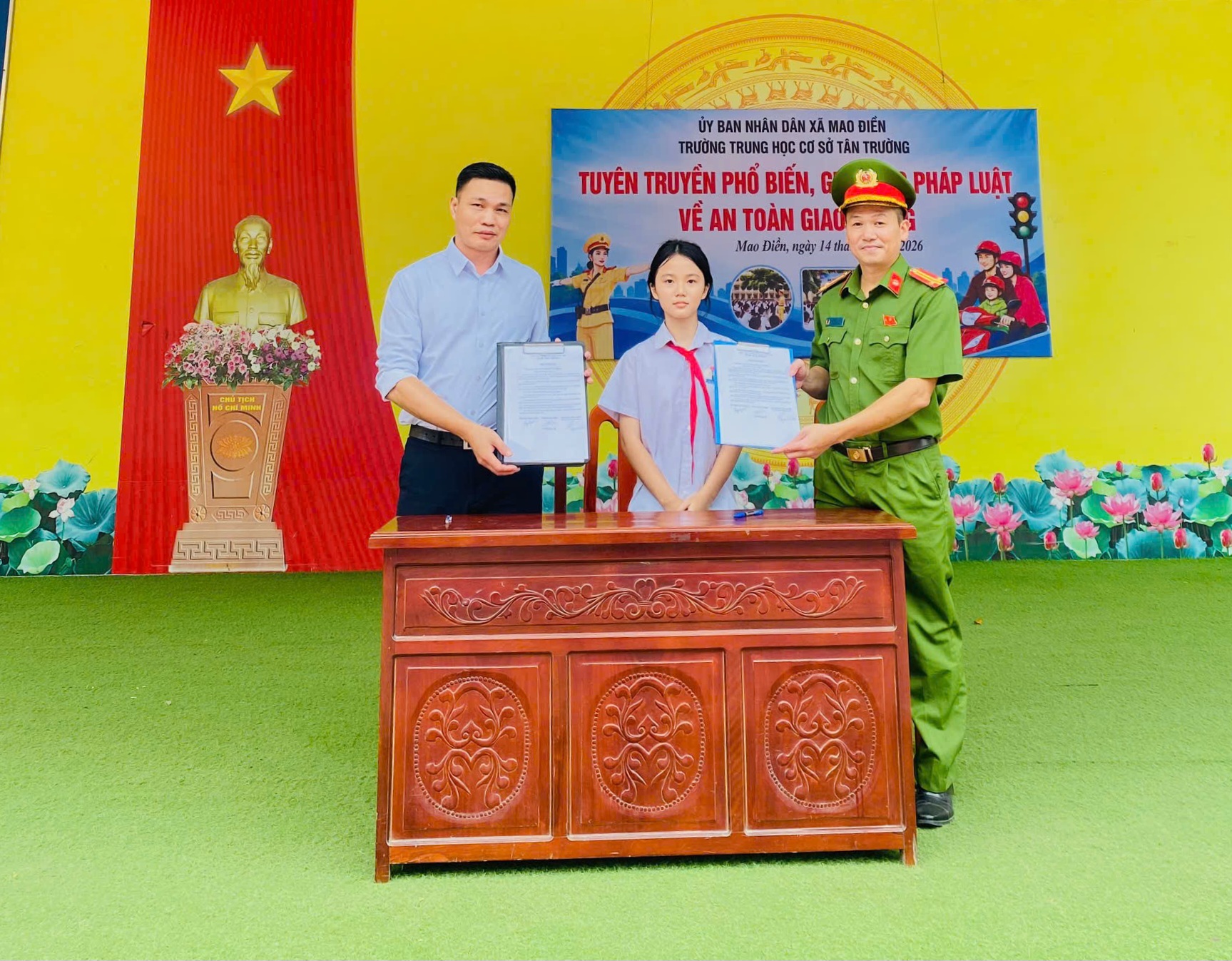Công an xã Mao Điền trang bị kiến thức pháp luật, kỹ năng phòng ngừa tệ nạn cho học sinh